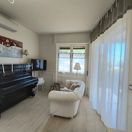 10 Minutes From The With Large Garden Apartment Sanremo